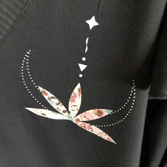 Torrid gray ruffle floral long sleeve sweater Size 1 = 1X Large - Picture 3 of 5